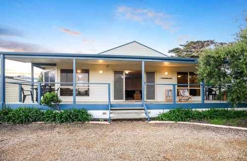 Goolwa Beach House | Beachwood, pet friendly, free WIFI