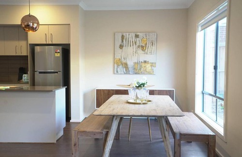 Williams Landing House | Beautiful house in Melbourne Southwest