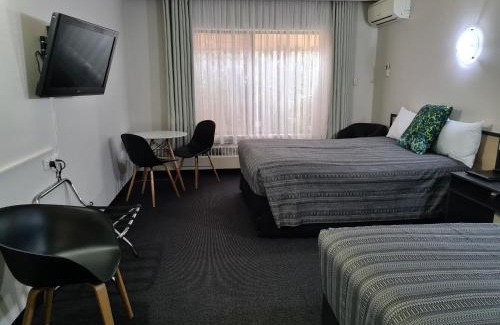 Hawker Hotel | Belconnen Way Hotel & Serviced Apartments