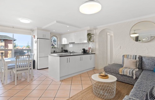 Glenelg Apartment | Belle Escapes - Sunny Siesta at Glenelg