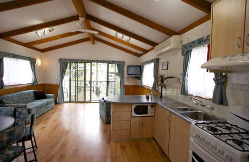 Doncaster East Hotel | BIG4 Crystal Brook Tourist Park
