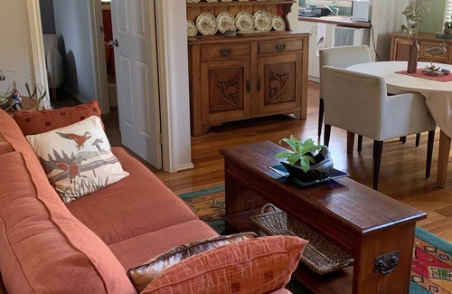 Quedjinup Bed & Breakfast | Birdsong Bed and Breakfast - The Red Robin