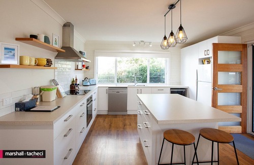 Bermagui House | Blue Pool Hideaway: 7 Scenic Drive