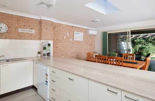 Fingal Bay House | Bombora Walking Distance to Fingal Beach- Farm Rd, Fingal Bay
