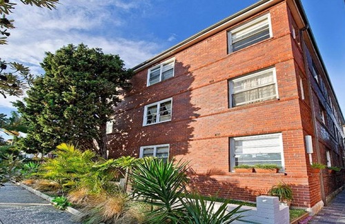 Bondi Beach Apartment | Bondi Beach Dreaming Apartment - 5 min walk to beach.