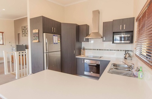 Jindabyne House | Boronia - 6/30 Nettin Circuit