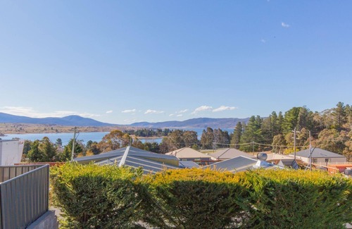 Jindabyne House | Boronia - 6/30 Nettin Circuit