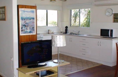 Bowen House | Bowen Boathouse - Ocean Views