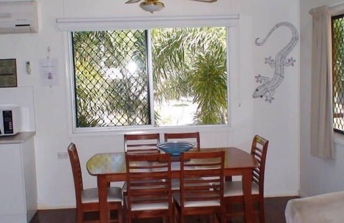 Bowen House | Bowen Boathouse - Ocean Views