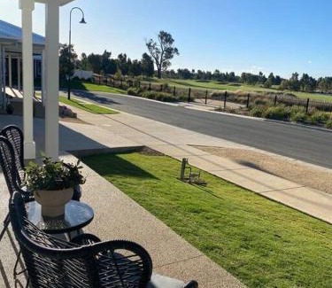 Yarrawonga House | Brand new 4 bedroom home with Golf Views