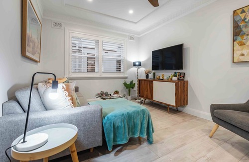 Bondi Beach Apartment | Bright and Spacious 2BR Bondi Apartment