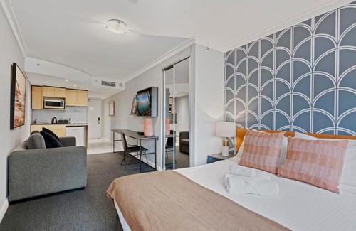 Haymarket Apartment | Bright City Abode