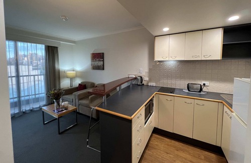 Milton Apartment | Brisbane Top Floor /River Views Near Suncorp Stadium