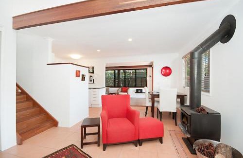 Suffolk Park Apartment | Byron Bay Accom - Alkira 1/32 Alcorn St