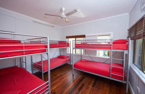 Parramatta Park Hostel | Cairns City Backpackers Hostel