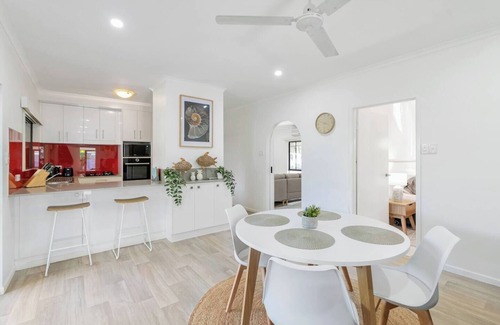 Kewarra Beach House | Casa Del Mar Poolside Retreat Near Trinity Beach