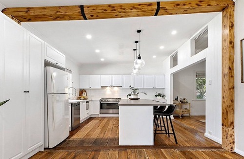 Singleton House | Casita - Modern 4 bedroom cottage in heart of Singleton