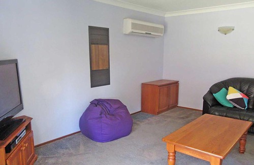 Nelson Bay House | Catalina Air conditioned large home with boat parking