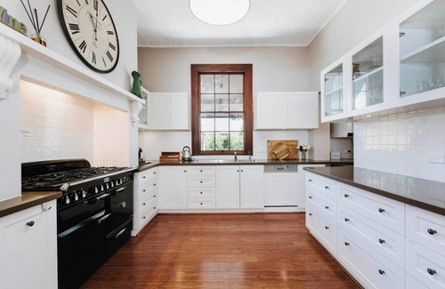 Central Mudgee House | Cawarra on the Park Historic Mudgee Grandeur