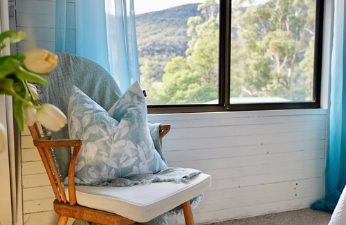 Halls Gap House | Cedar Country Retreat - Country style luxury
