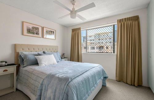 Kings Beach Apartment | Cheltenham Apartments Unit 18 40 King St