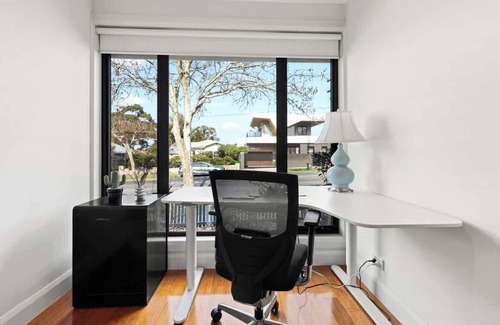 Box Hill House | Chic 3BR House Near Box Hill