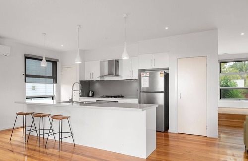 Cowes House | Church St close to Red Rocks beach, spacious home 5 bedrooms