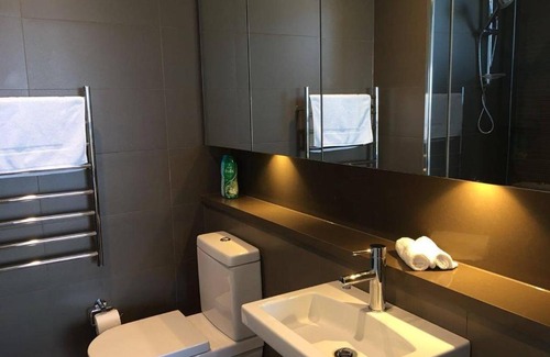 Sydney Olympic Park Apartment | City View 2BR APT @ Olympic Park | FREE PARKING