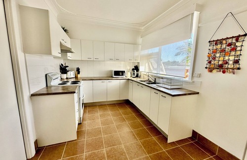 The Entrance House | Coastello The Entrance: Family-Friendly Haven for Your Coastal Retreat!