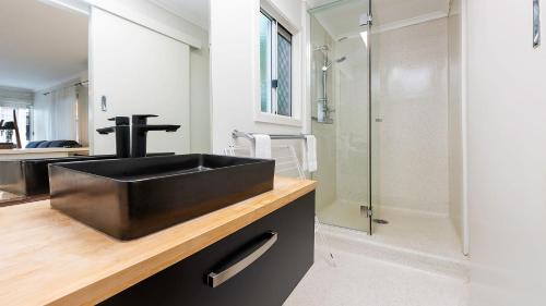 Scarness Apartment | Coconut Palms Spacious 1 Bedroom Apartment