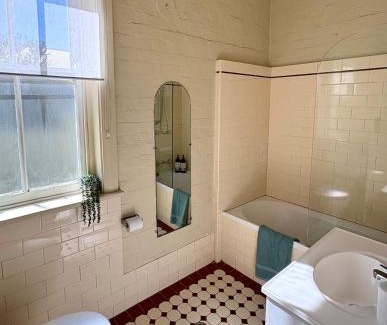 Armidale House | Constable's Cottage