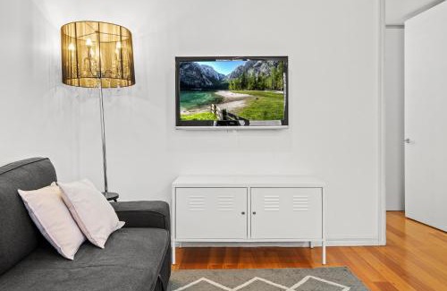 Carlton South Apartment | Convenient Apartment in heart of Carlton