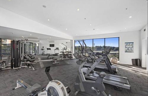 Wolli Creek Apartment | Convenient Modern 2Bed Apt Near Airport
