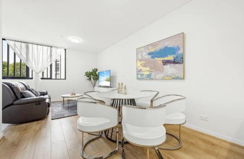 Wolli Creek Apartment | Convenient Modern 2Bed Apt Near Airport