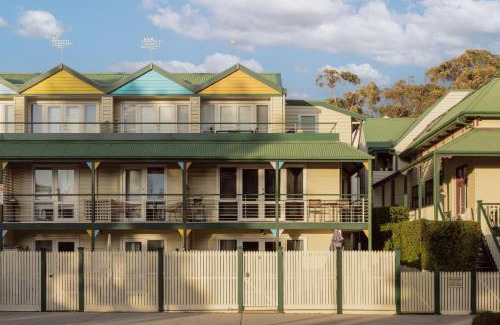 Lorne Apartment | Cora Lynn - Apartment 3