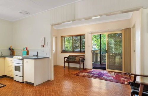 Woorim House | Cottage by the Surf Beach