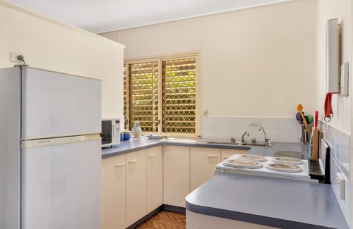 Woorim House | Cottage by the Surf Beach