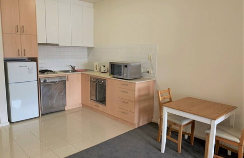 Melbourne Central Business District Apartment | COZY 1BR Apartment + WiFi/Gym/Pool at the Heart of Melbourne