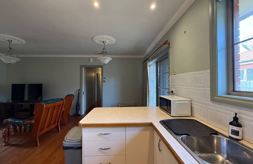 Bentleigh Apartment | Cozy Private Room | 1min to Station & Cafes