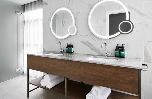 Darling Harbour Hotel | Crowne Plaza Sydney Darling Harbour by IHG