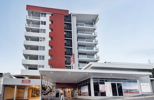 Gladstone Hotel | Curtis Central Apartments