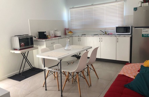 The Entrance Apartment | Cute & Cozy Beachfront 1BRM Unit with Ocean Views Sleeps 2 Adults Pet Ok