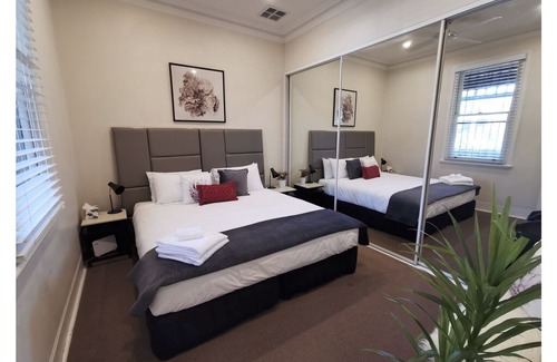 Alexandria House | 🌟🌟🌟Cute, Quaint & Comfy Home Close to the City!🌟🌟🌟