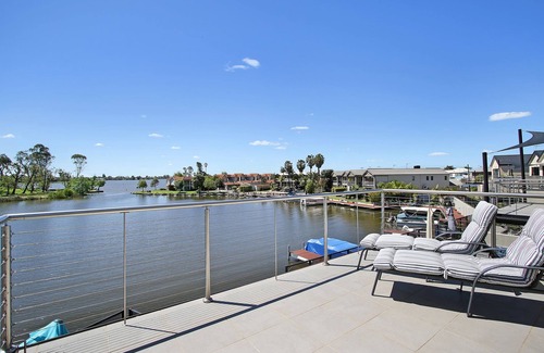 Mulwala House | Cypress Townhouse 11