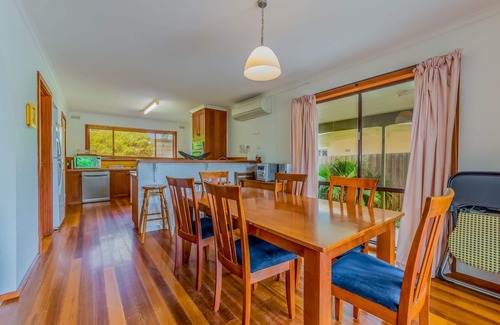 Inverloch House | Driftwood On Anderson - Free Wifi