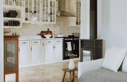 Montville House | Eastnor House - Relax in Luxury
