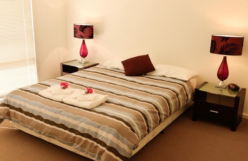 Kingscote House | Edgewater Escape