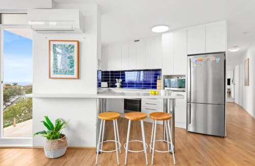 Bondi Apartment | Endless Views by Sydney Dreams with Parking