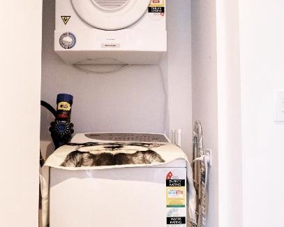 Southbank Apartment | Entire 1BR apartment Right Next to Crown with pool,gym & Parking available