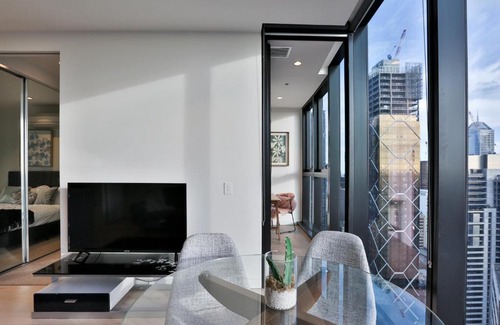 Melbourne Central Business District Apartment | EQ TOWER Melbourne CBD APT